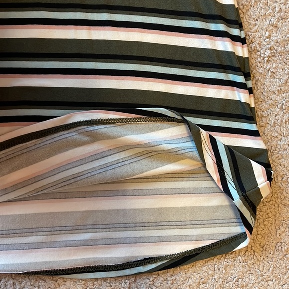 Striped Short Sleeve Dress with Open Tie Back - Picture 3 of 9